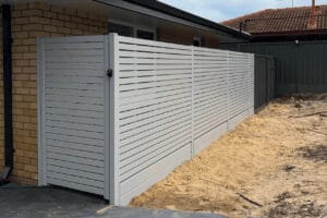 Aluminium slat fencing
