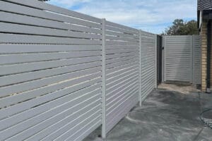 Aluminium slat fencing