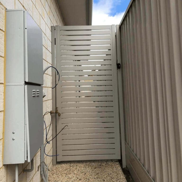 Slat gates